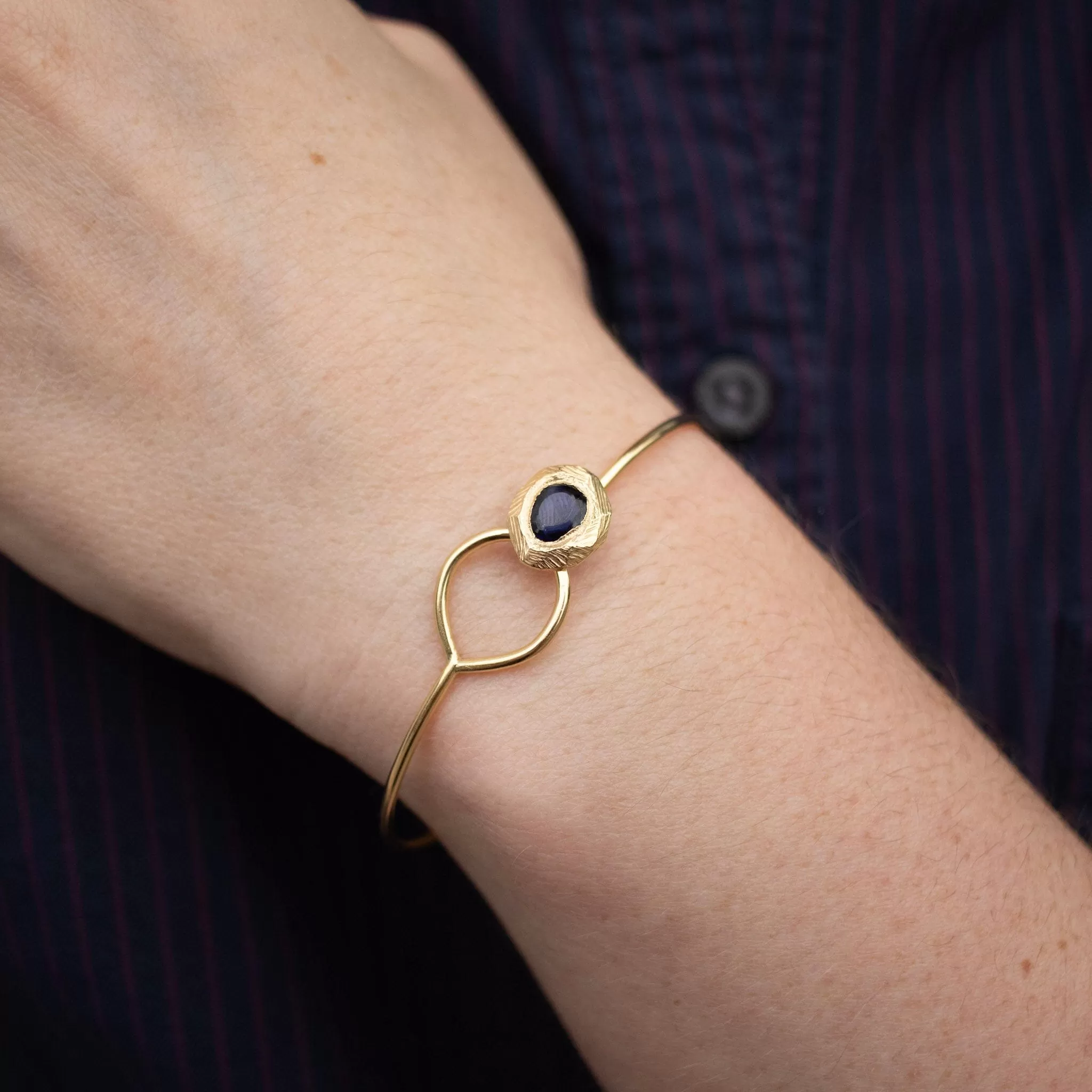 18K Button Cuff in Dark Blue Sapphire