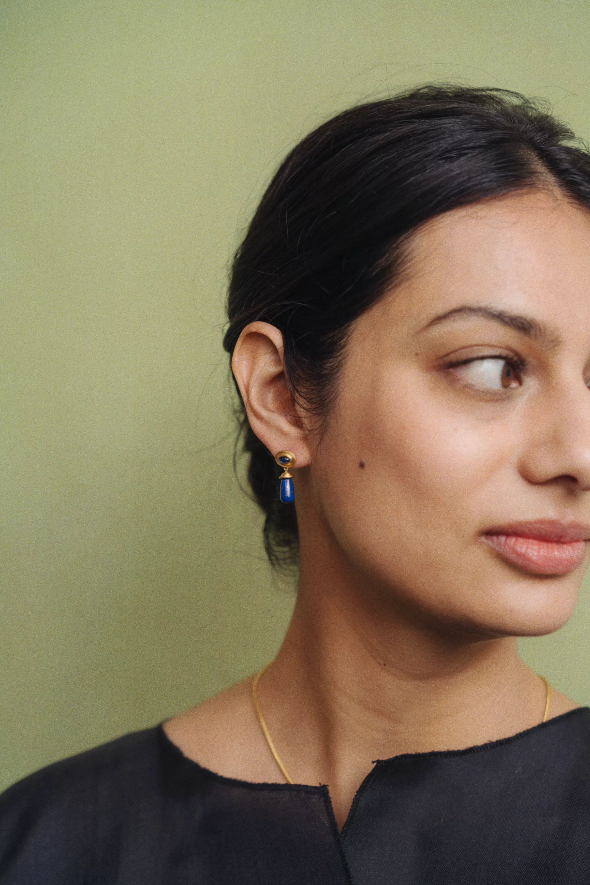 Blue Sapphire and Lapis Alabastra Earrings