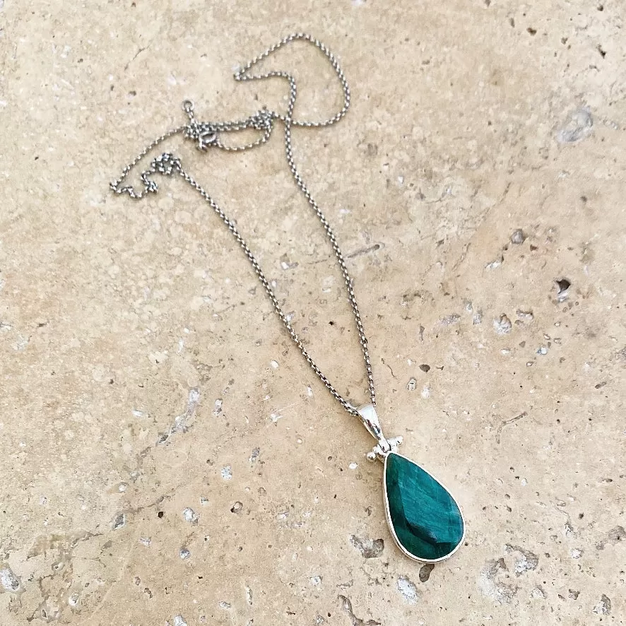 Emerald Quartz Teardrop Pendant - Grace