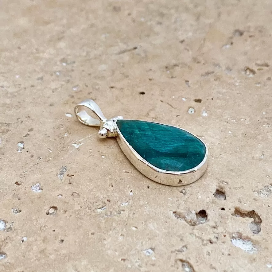 Emerald Quartz Teardrop Pendant - Grace