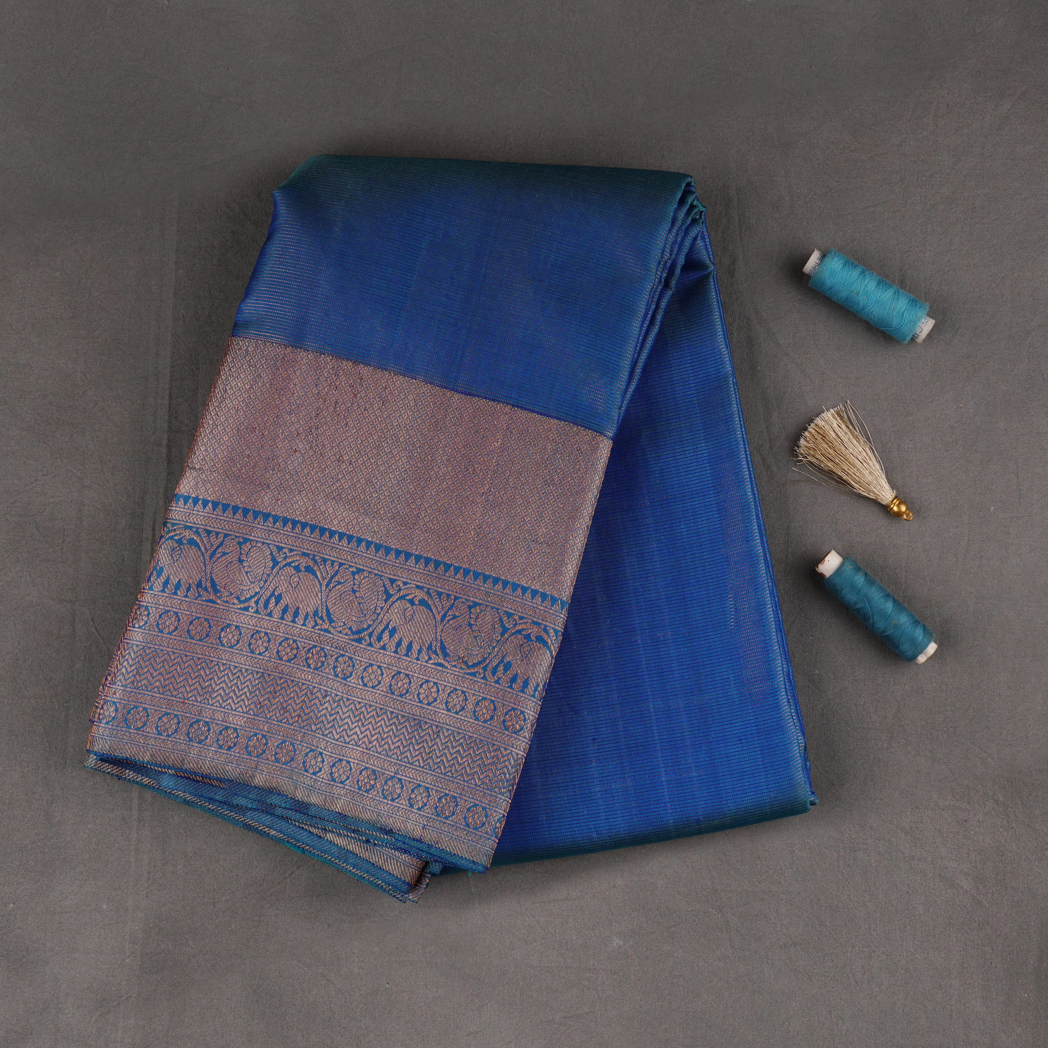 Handwoven Blue and Green Shot Kanjivaram Silk Saree - 1871T005874DSC