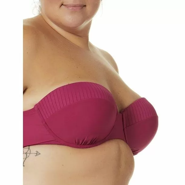 Plus size solid swimsuit top