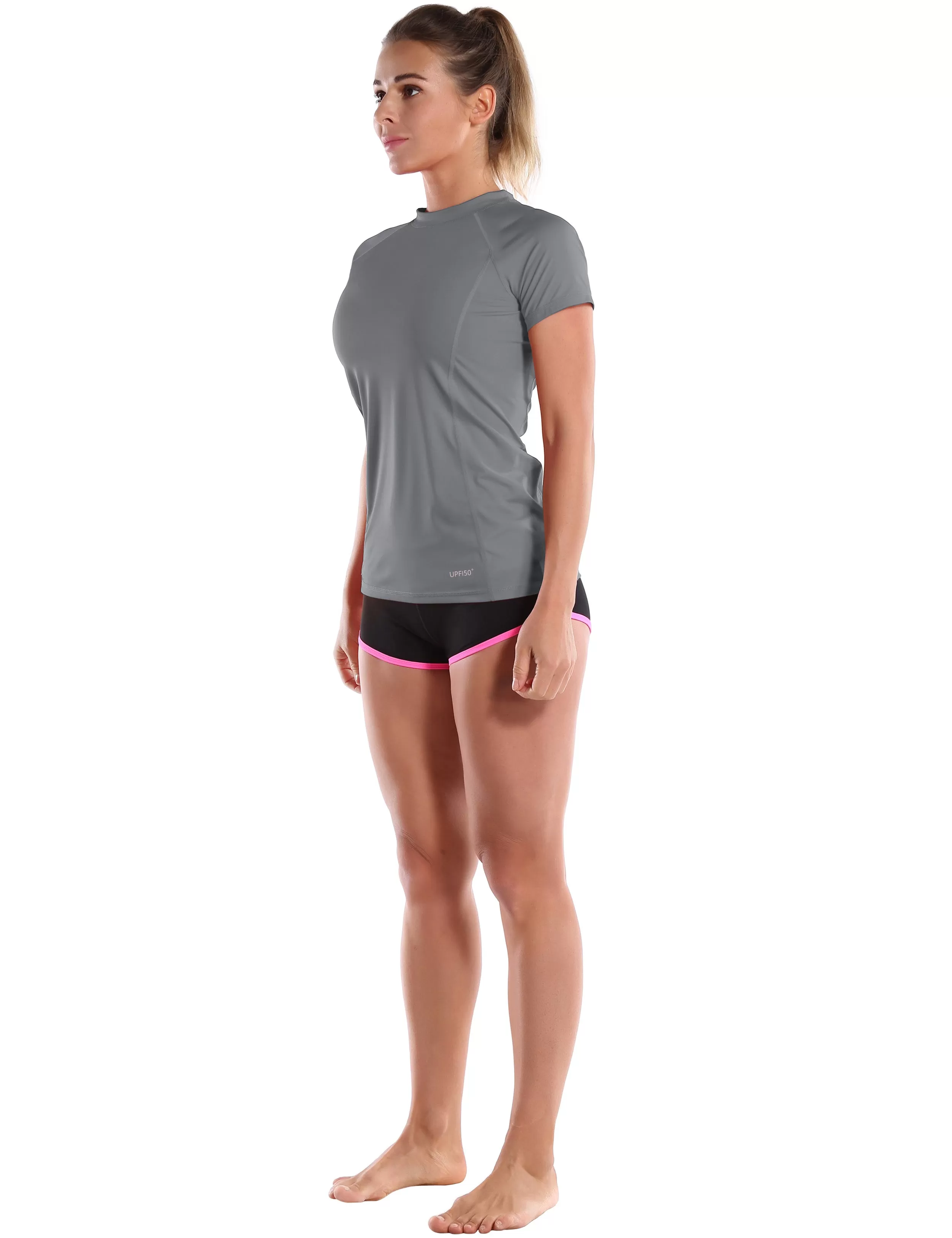 Short Sleeve UPF 50 Rashguard gray_yogastudio