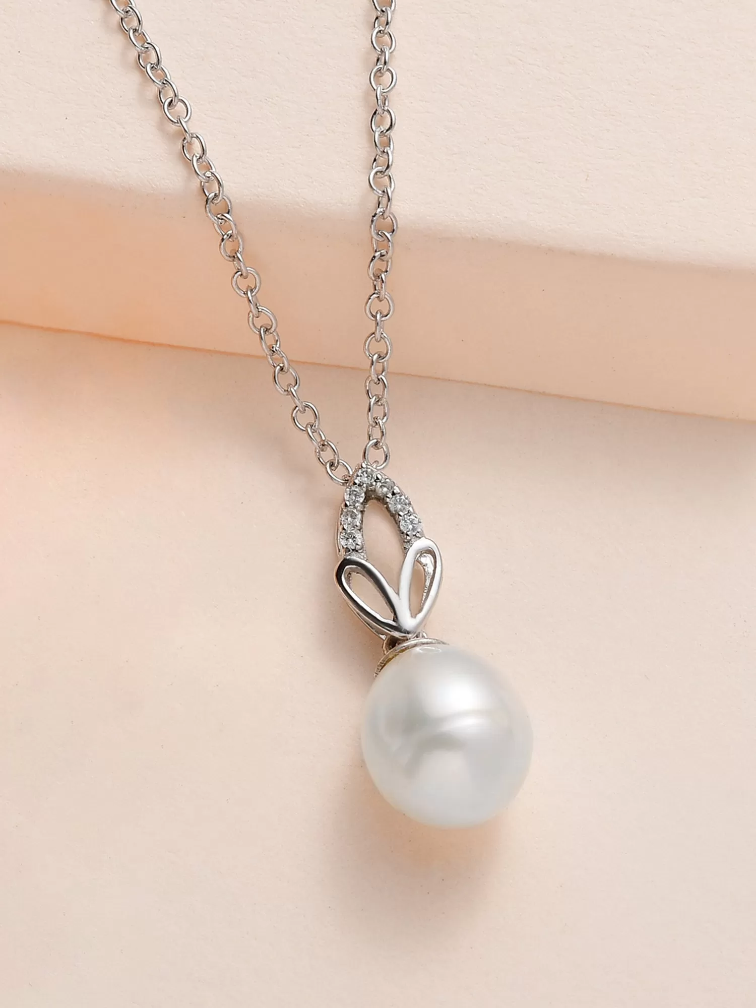 Three Leaf Design Pearl Pendant In 925 Sterling Silver