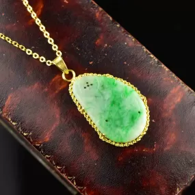 Vintage 14K Gold Pierced Carved Jade Pendant Necklace